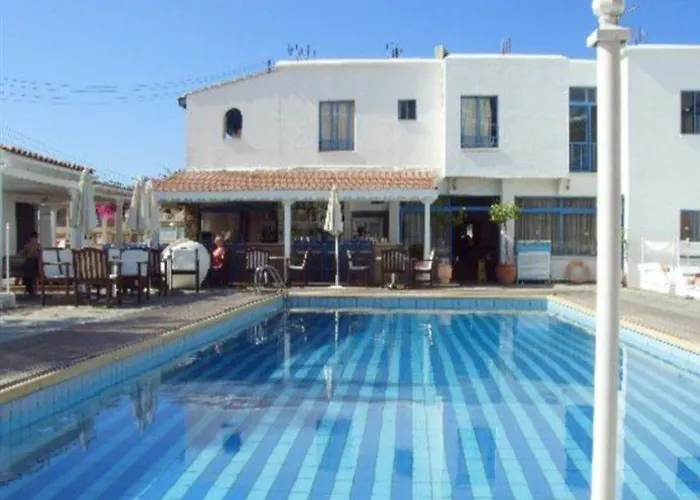 Aparthotel Tasmaria Paphos