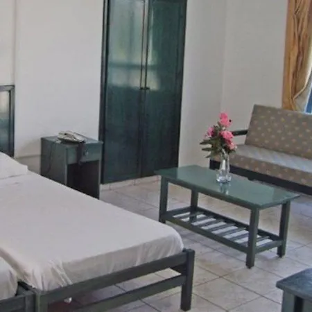 Tasmaria 3* Пафос