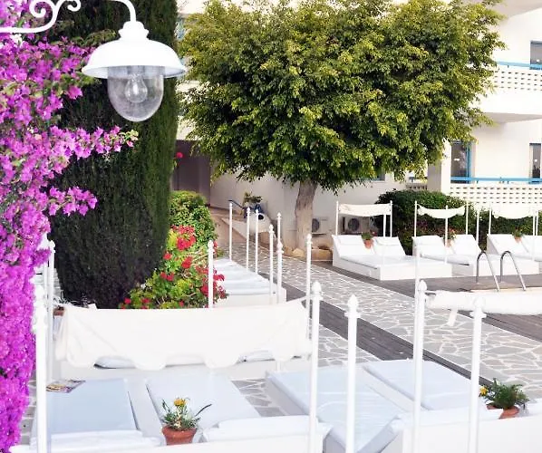 Tasmaria Apartahotel 3*