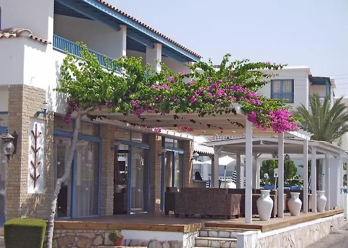 Tasmaria Apartahotel Paphos