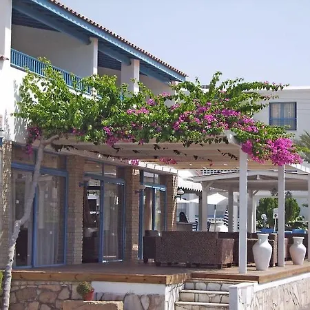Tasmaria Aparthotel Paphos