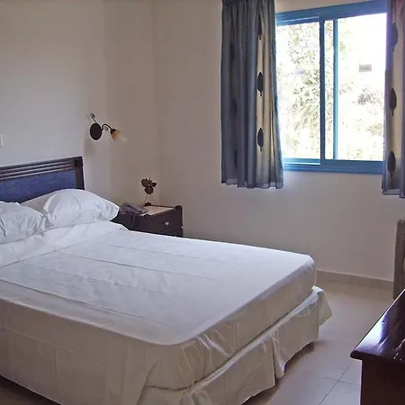 Tasmaria Aparthotel Paphos